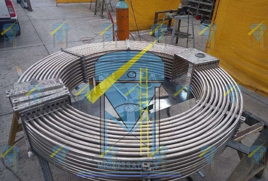 Detalle de serpentín en acero inoxidable